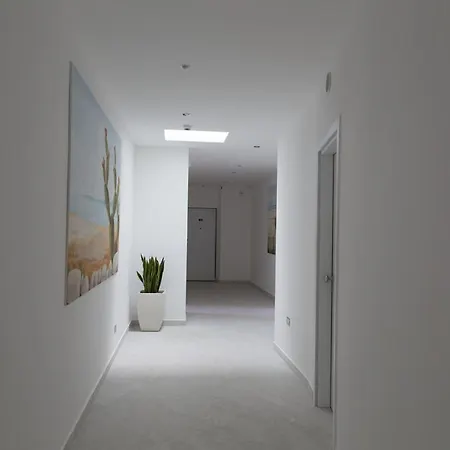 Hotel apartamentowy Case Di Eris Luxury House *